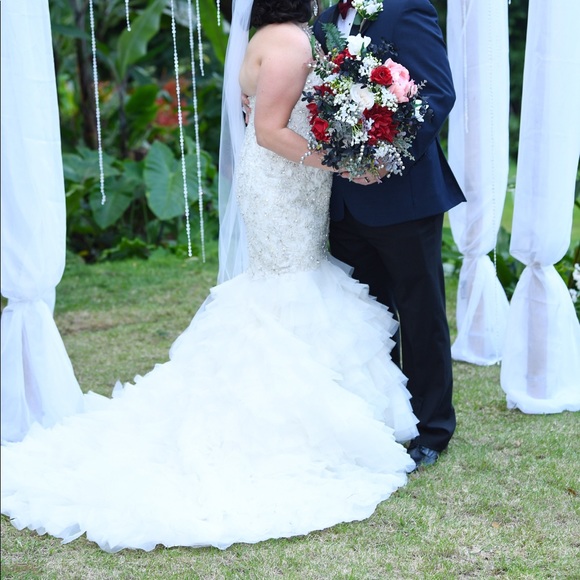 Allure Wedding Gown 9355 Sz 14 - Picture 3 of 4